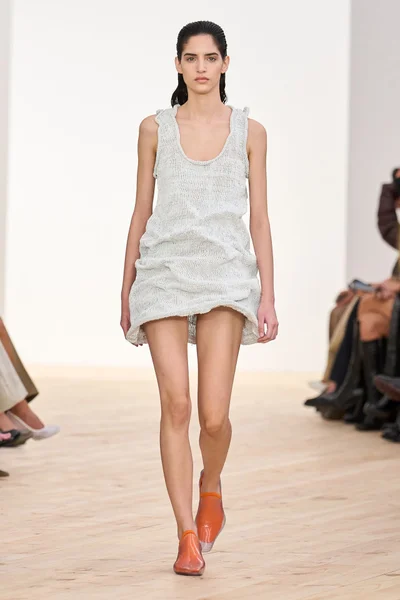 Look 30